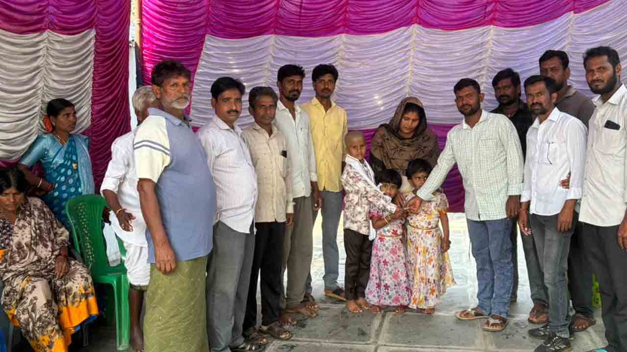 Karepalli | మృతి చెందిన మిత్రుని కుటుంబానికి ఆర్థిక సాయం అందజేత