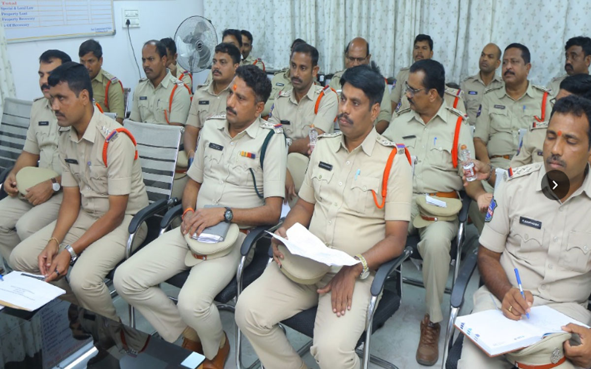 స్వేచ్ఛాయుత ఎన్నికలే లక్ష్యంగా పనిచేయాలి : సీపీ సునీల్ ద‌త్‌