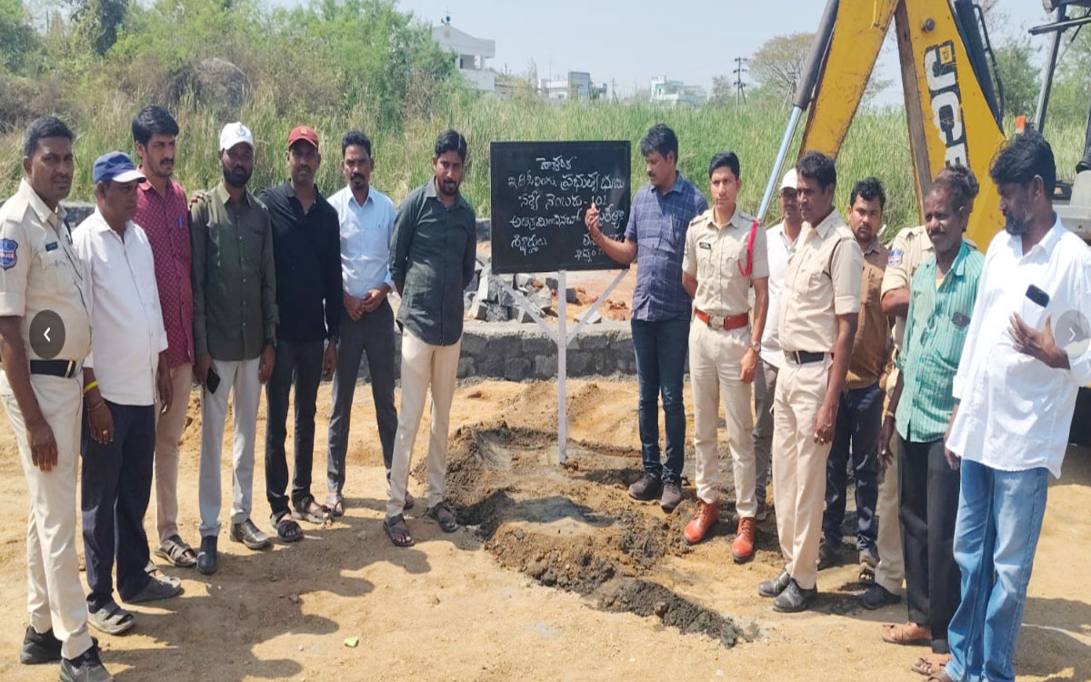 ‘కబ్జాలకు పాల్పడితే కటకటాలు తప్పవు’