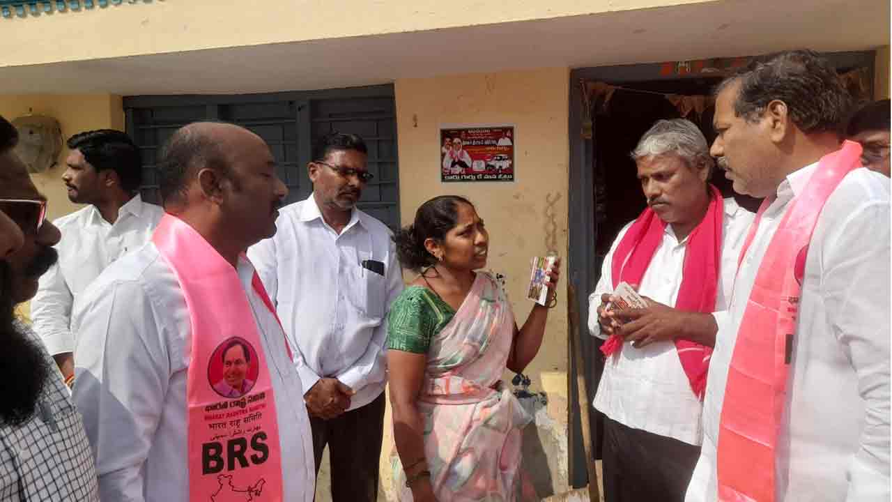 Kollapur | కొల్లాపూర్‌లో బీఆర్ఎస్ జోరు.. మున్సిపాలిటీ ప్రచారంలో ఎమ్మెల్సీ నవీన్ కుమార్ రెడ్డి, హర్షవర్ధన్ రెడ్డి