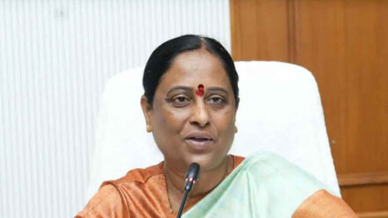 బల్కంపేట ఆలయ సిబ్బందిపై వేటు