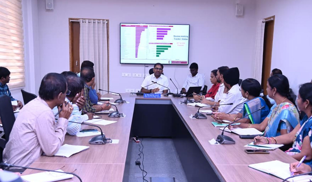 Collector Koya Sriharsha | విద్యార్థులకు చదవటం, రాయటం రావాలి.. పెద్దపల్లి కలెక్టర్‌ కోయ శ్రీహర్ష