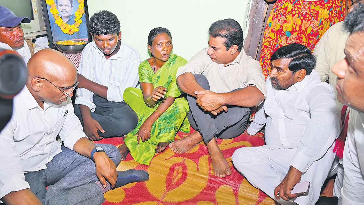 రాజకీయ ఒత్తిళ్లతోనే కర్ల రాజేశ్‌ హత్య