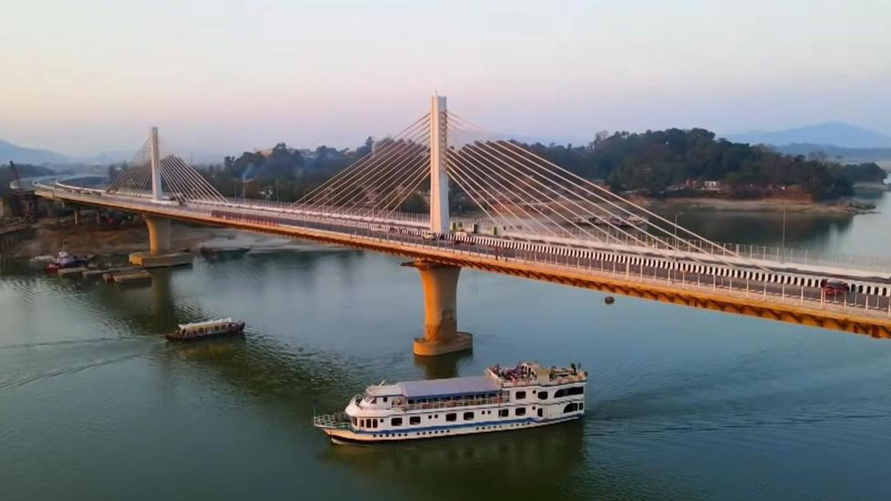 PM Modi: అస్సాంలో 3030 కోట్ల‌తో బ్రిడ్జ్‌.. కుమార భాస్క‌ర వ‌ర్మ సేత‌ను ప్రారంభించిన మోదీ