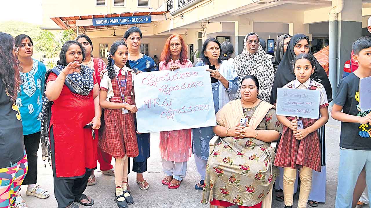 ప్రాణాలు పోయినా.. ఇండ్లు ఖాళీ చేయం