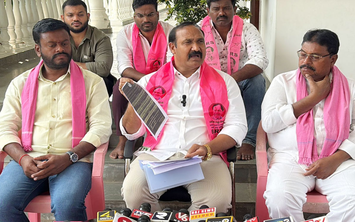 ‘మంత్రి ఉత్తమ్‌వన్నీ ఉత్తర ప్రగల్బాలే’