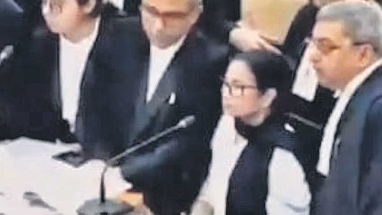 ప్రజాస్వామ్యాన్ని కాపాడండి