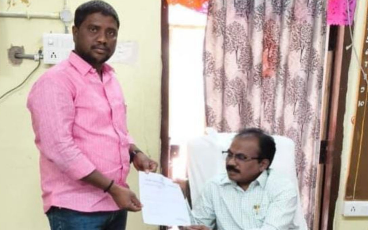 ‘ప్రభుత్వ భవనాలకు భూమి కేటాయించాలి’