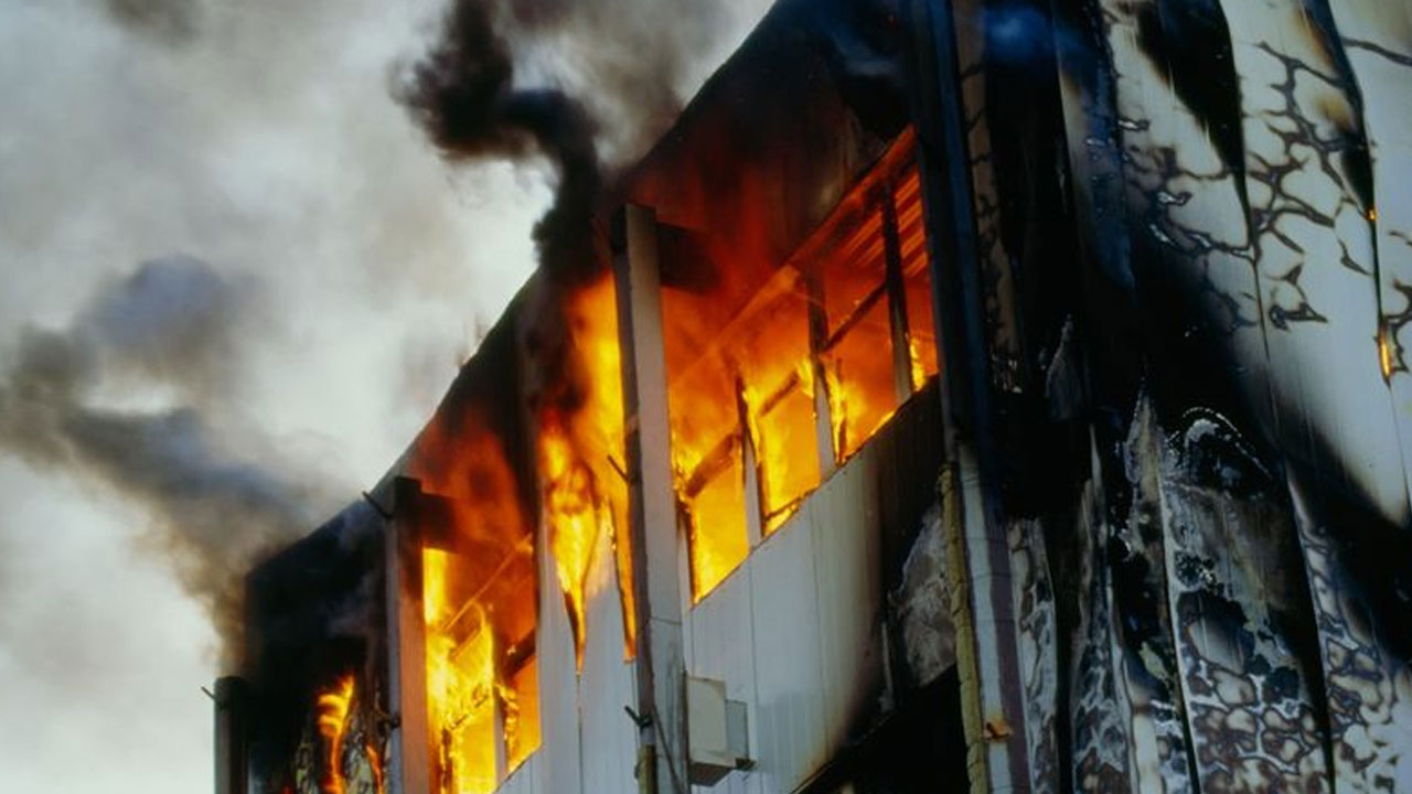 Fire Accident: ఇంట్లో షార్ట్ స‌ర్క్యూట్‌.. అగ్నిప్ర‌మాదంలో అయిగురు చిన్నారులు మృతి