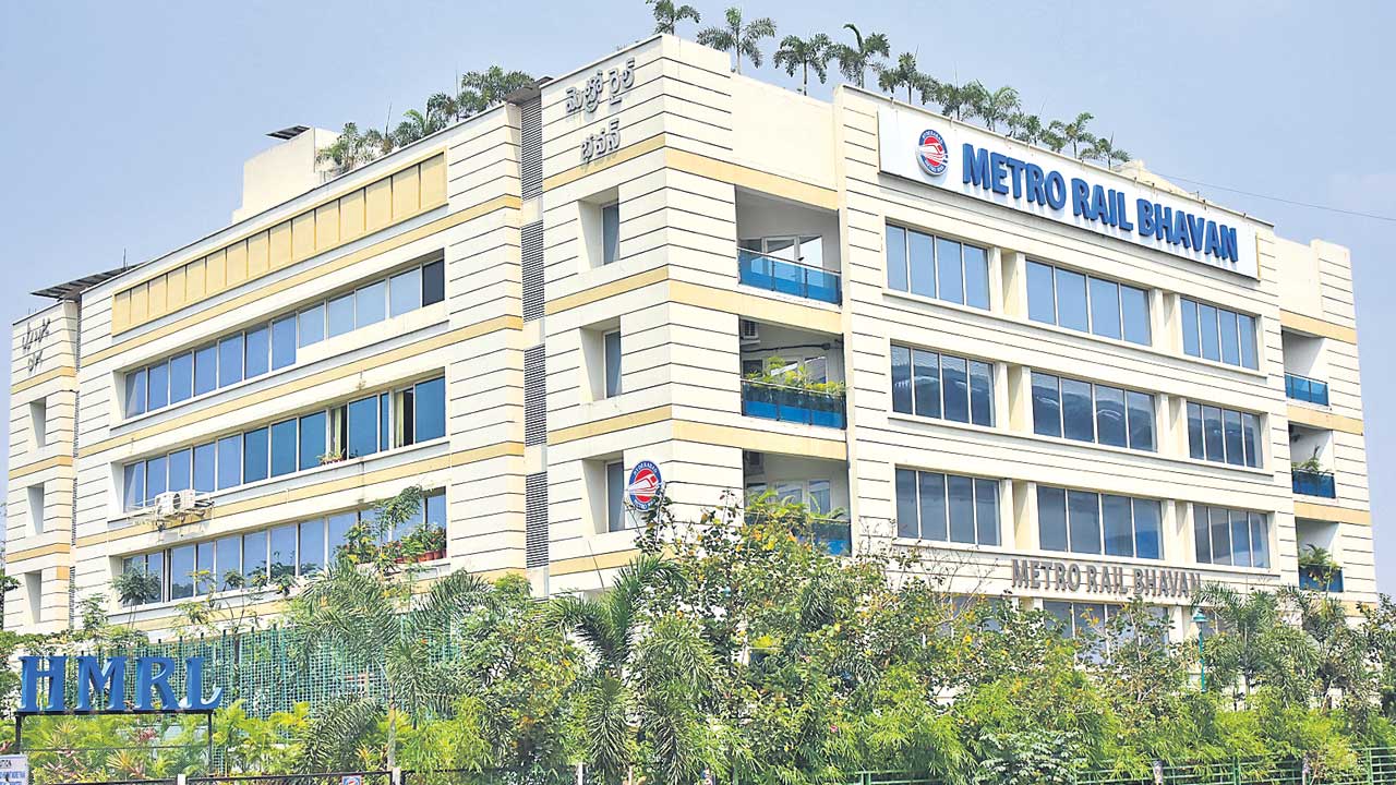 మెట్రో స్వాధీనానికి కేబినెట్‌ ఆమోదం