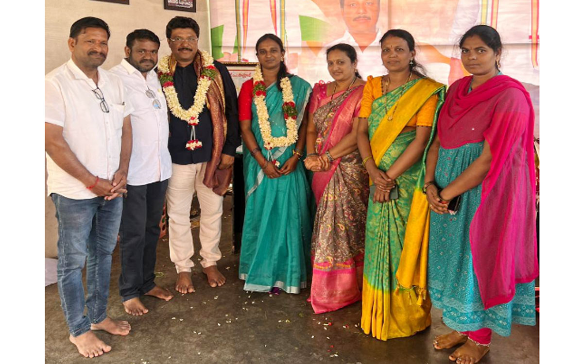 మిర్యాల‌గూడ మున్సిప‌ల్ చైర్‌ప‌ర్స‌న్‌కు స‌న్మానం