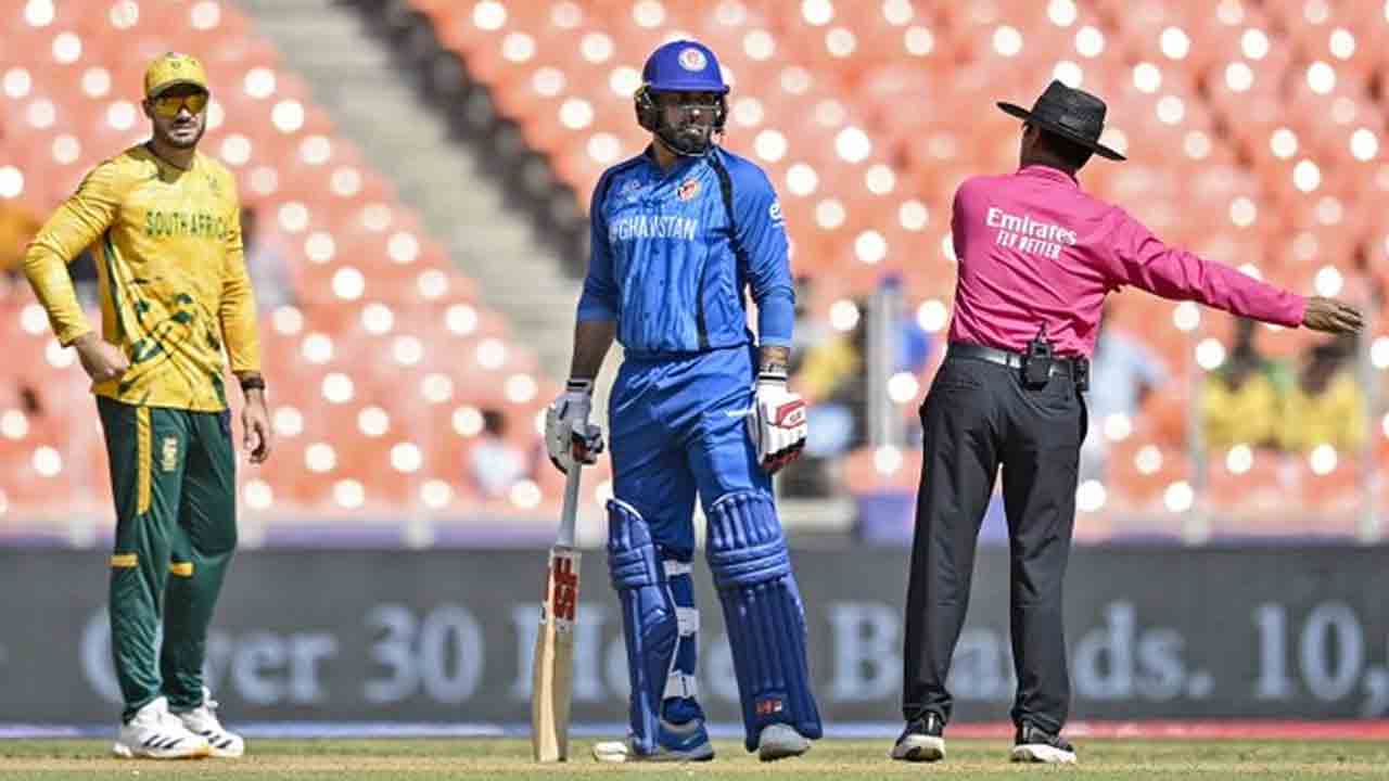 T20 World Cup | అంపైర్ నిర్ణయంపై నిరసన.. సీనియర్ ఆల్‌రౌండర్‌కు భారీ జరిమానా..!