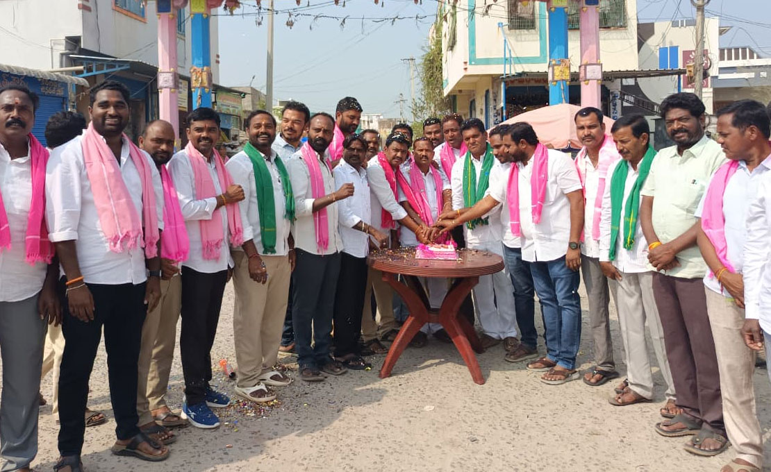 Kathalapur | కథలాపూర్‌లో ఘనంగా కేసీఆర్ జన్మదిన వేడుకలు