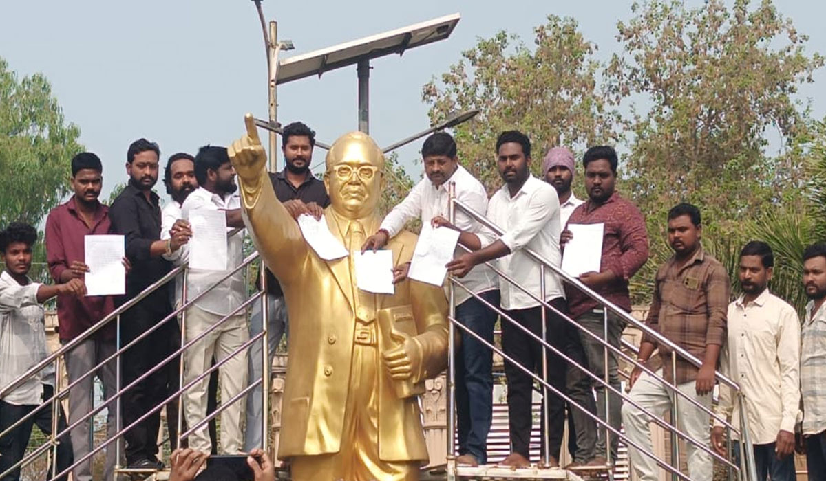 Sircilla | సిరిసిల్లలో బీఫాం ఇవ్వమంటే డబ్బులు అడిగారు.. బీజేపీ జిల్లా అధ్యక్షుడు రెడ్డబోయిన గోపిపై కౌన్సిలర్ అభ్యర్థి నాగరాజు గౌడ్