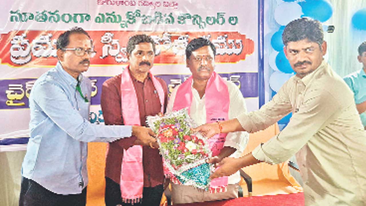 అయిజ చైర్మన్‌గా సురేశ్‌