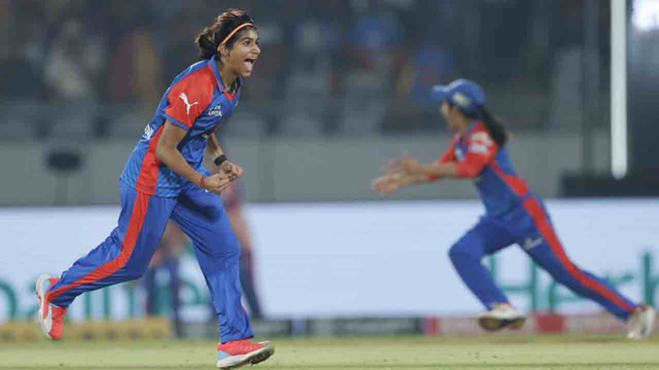 DCW vs GGW | నందిని హ్యాట్రిక్ మిస్.. 4 బిగ్ వికెట్లు కోల్పోయిన గుజరాత్‌..!