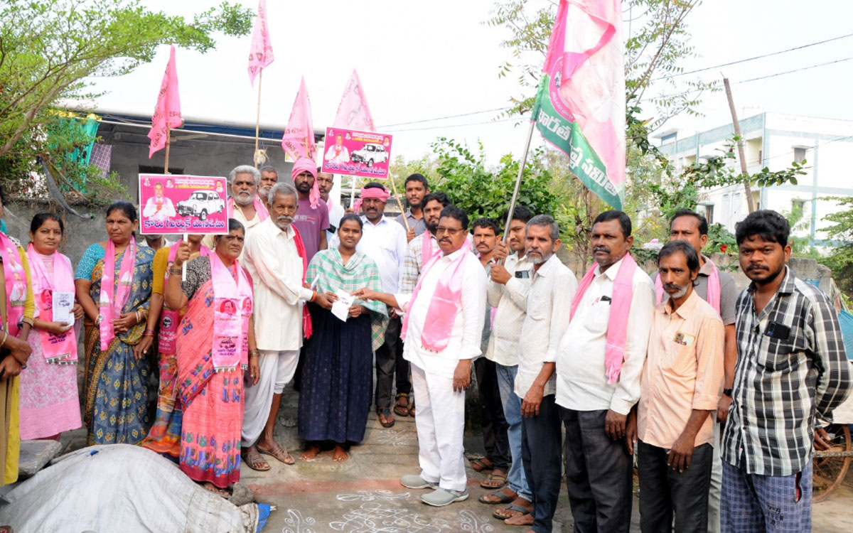 బీఆర్ఎస్ అభ్యర్థులను గెలిపించండి : షేక్ నయీమ్