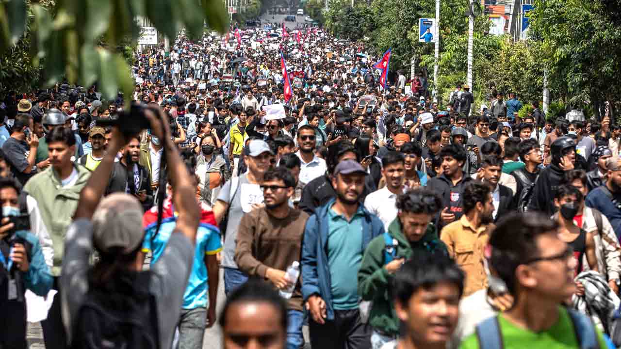 కాంగ్రెస్‌ నిరసనకు నేపాల్‌ జెన్‌జీ ప్రేరణ