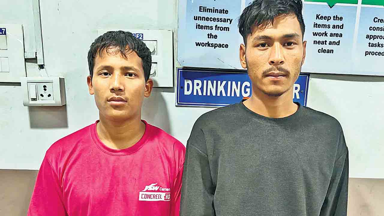 నేపాల్‌ సరిహద్దులో సినీ ఫక్కీలో చేజింగ్‌