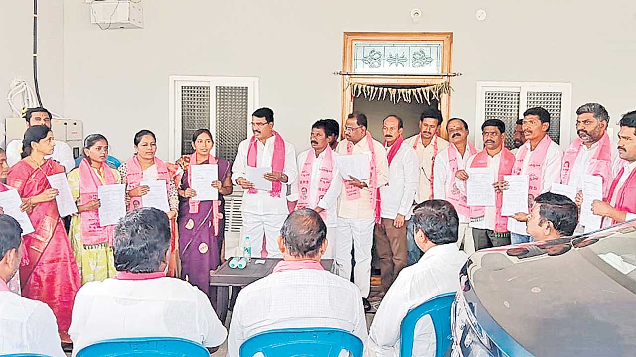 బీఆర్‌ఎస్‌ అభ్యర్థులను ఆదరించండి