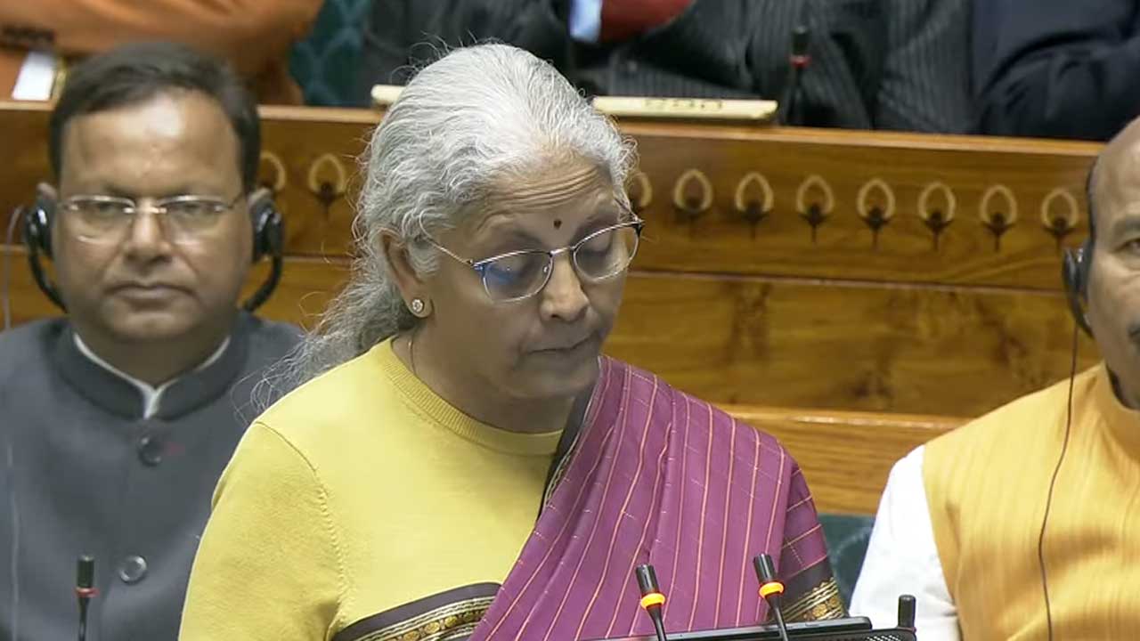 Union Budget | ప్రతి జిల్లాలో బాలికల కోసం ప్రత్యేక హాస్టల్‌: నిర్మలా సీతారామన్‌