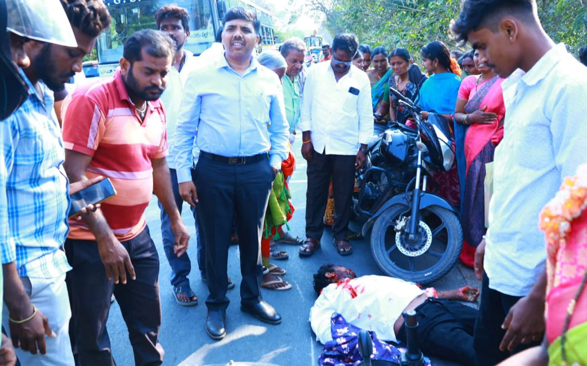 న‌ల్ల‌గొండ క‌లెక్ట‌ర్ మాన‌వ‌త్వం