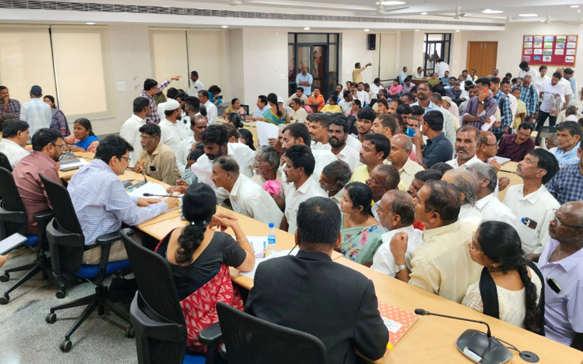 ‘సర్వే నం.57 ప్రభుత్వ భూమిని ఐకేపీ సెంటర్‌కు కేటాయించాలి’