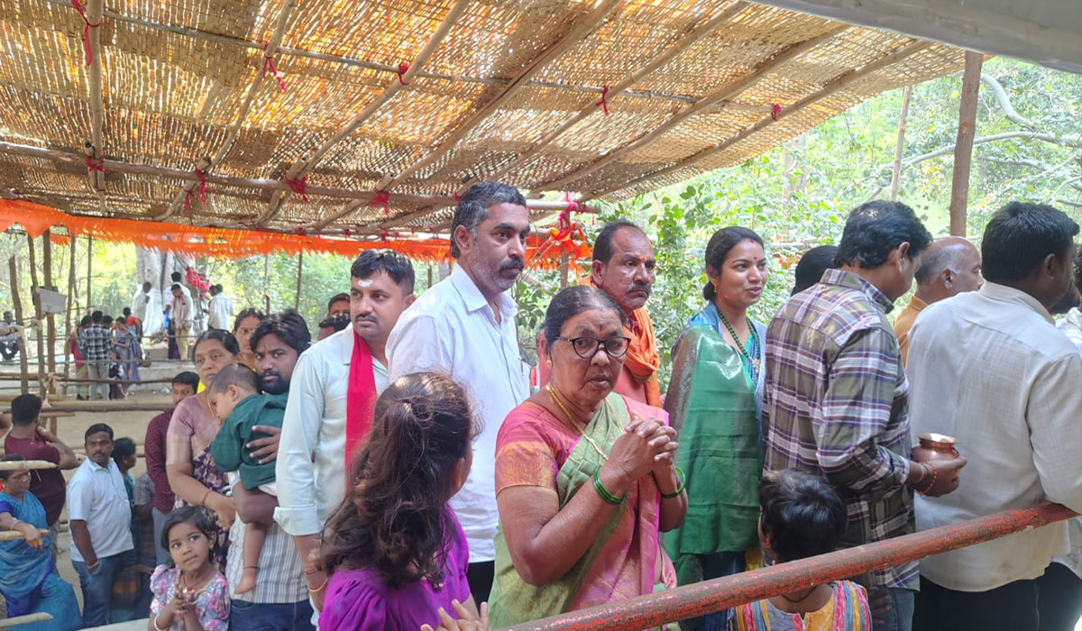 Basantnagar | బసంత్‌నగర్‌ బుగ్గ రామలింగేశ్వర ఆలయానికి పోటెత్తిన భక్తులు