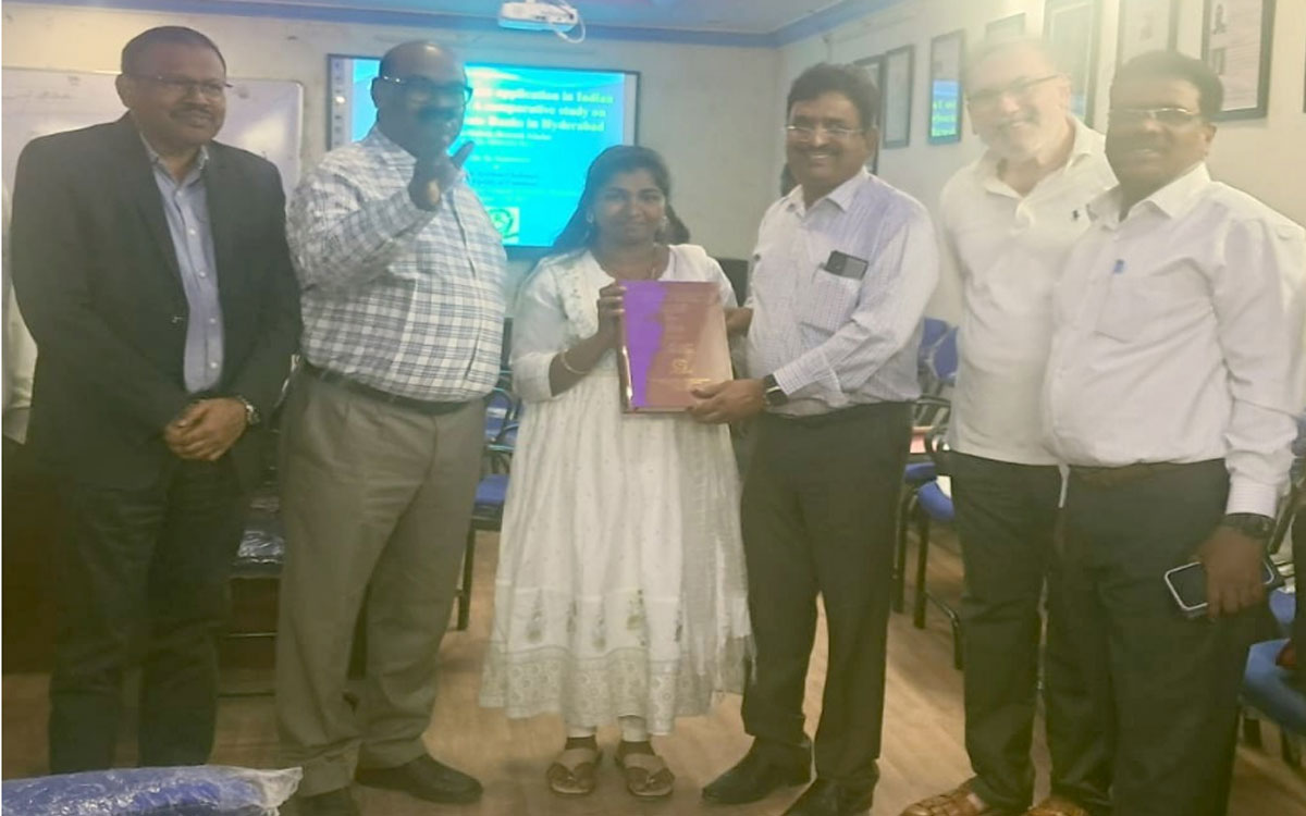 OU : కామర్స్ విభాగంలో పావనికి ఓయూ డాక్టరేట్