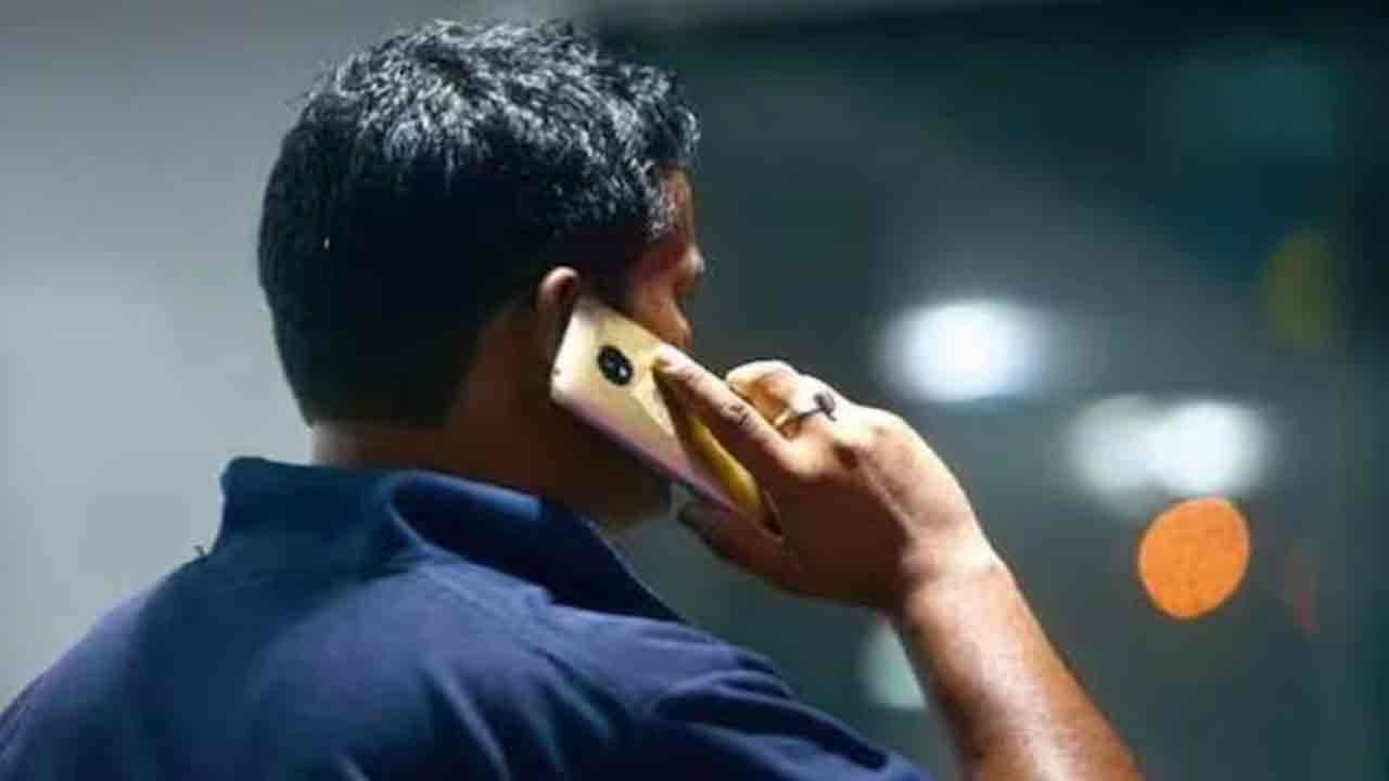 CMO | సీఎంవో అధికారిని అంటూ బురిడీ.. ప్రభుత్వ అధికారులకు ఫోన్ చేసి, డబ్బులు ఇవ్వాలని బెదిరింపులు!