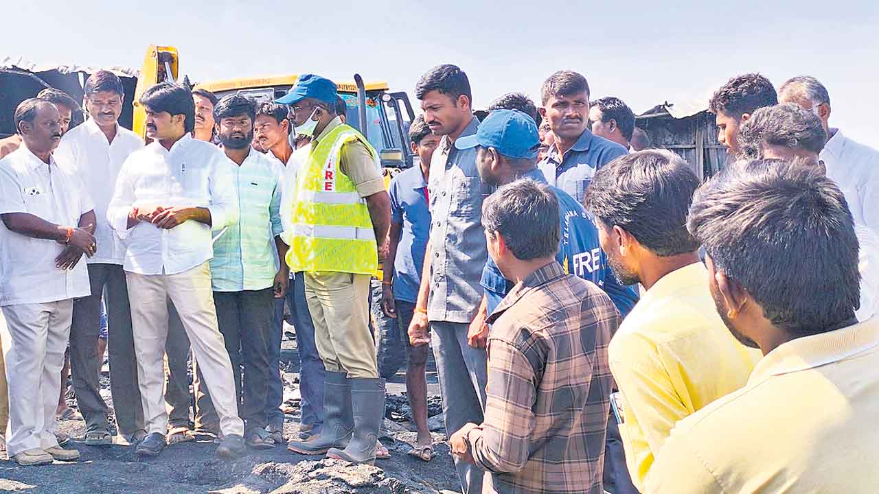 పైపుల ఫ్యాక్టరీలో అగ్నిప్రమాదం
