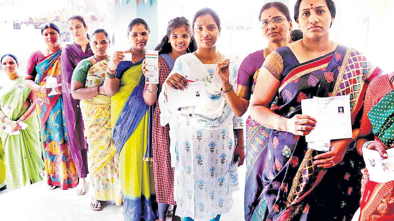 ఓటెత్తారు.. మున్సిపల్‌ ఎన్నికల్లో భారీగా పోలింగ్‌