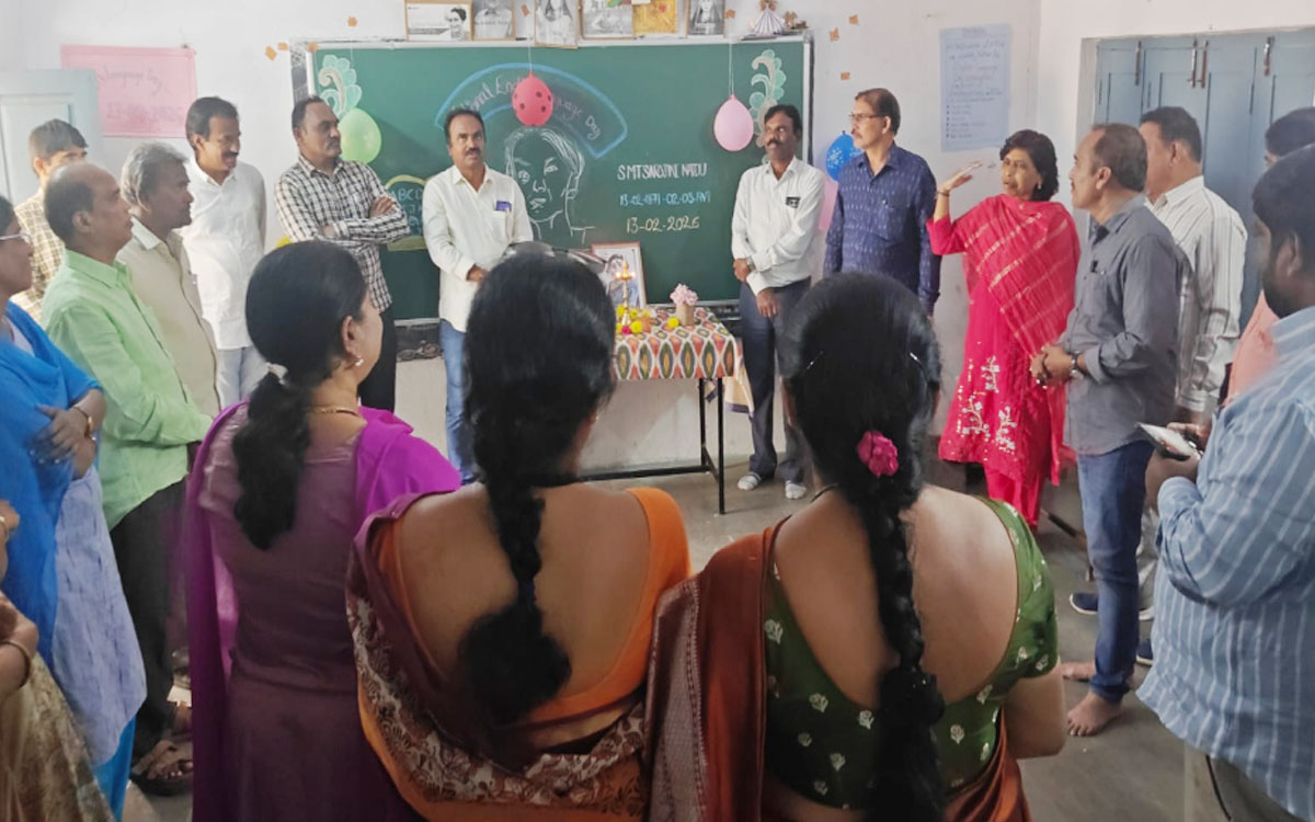 పుట్ట‌పాక‌ జ‌డ్పీహెచ్ఎస్‌లో ఘనంగా ఆంగ్ల భాషా దినోత్సవం