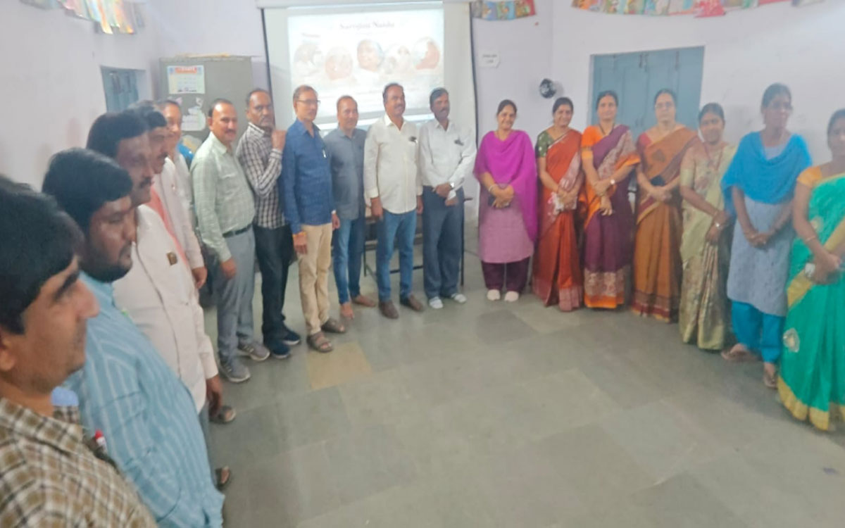 పుట్ట‌పాక‌ జ‌డ్పీహెచ్ఎస్‌లో ఘనంగా ఆంగ్ల భాషా దినోత్సవం