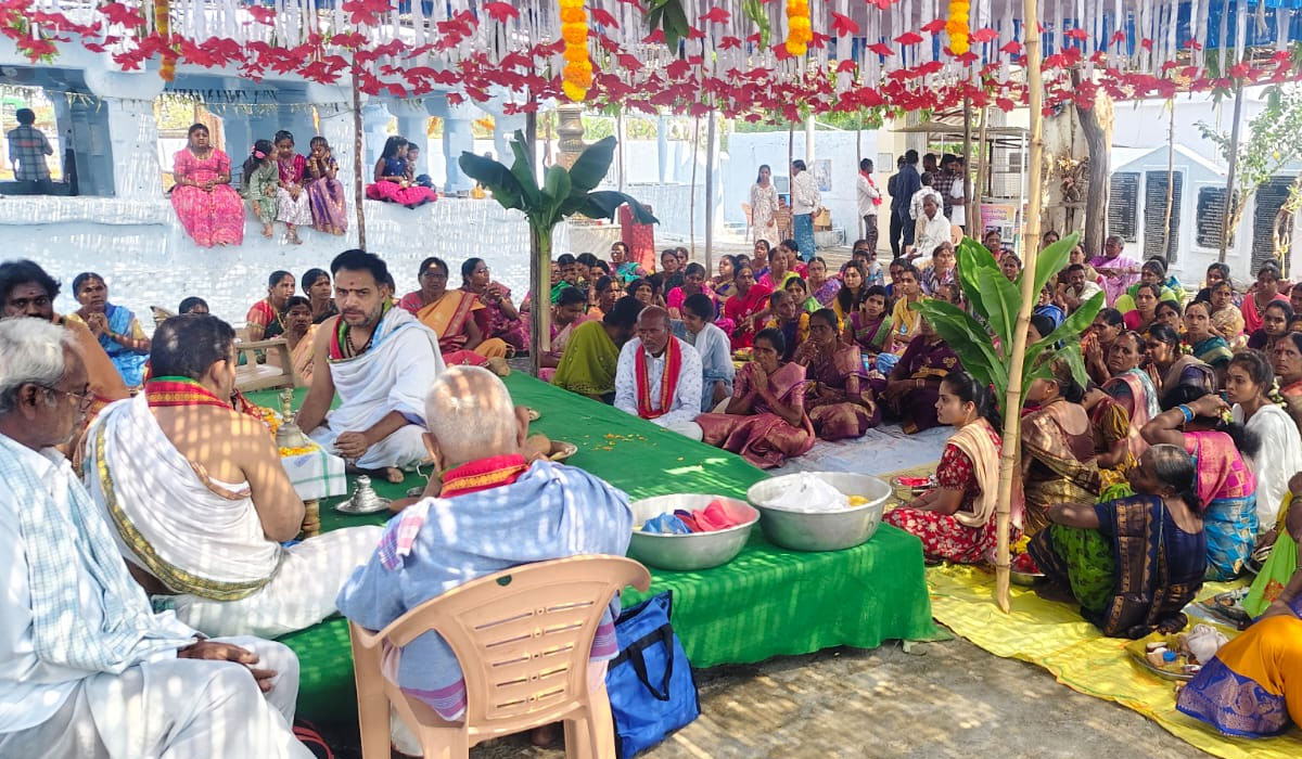 Rachchapalli | రచ్చపల్లిలో ఘనంగా శివపార్వతుల కళ్యాణోత్సవం