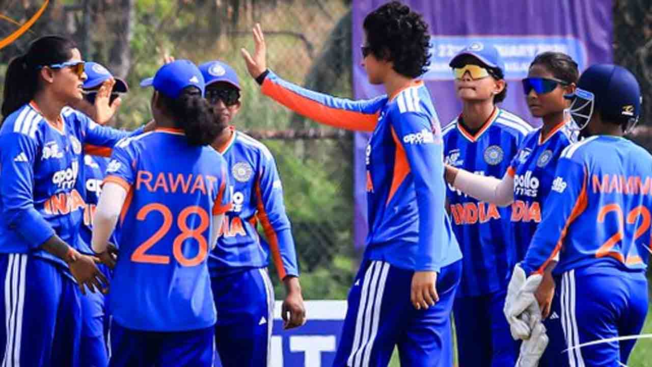 INDWA vs SLWA | శ్రీలంకను పడగొట్టిన రాధ యాదవ్.. ఆసియా కప్ ఫైనల్లో భారత్..!