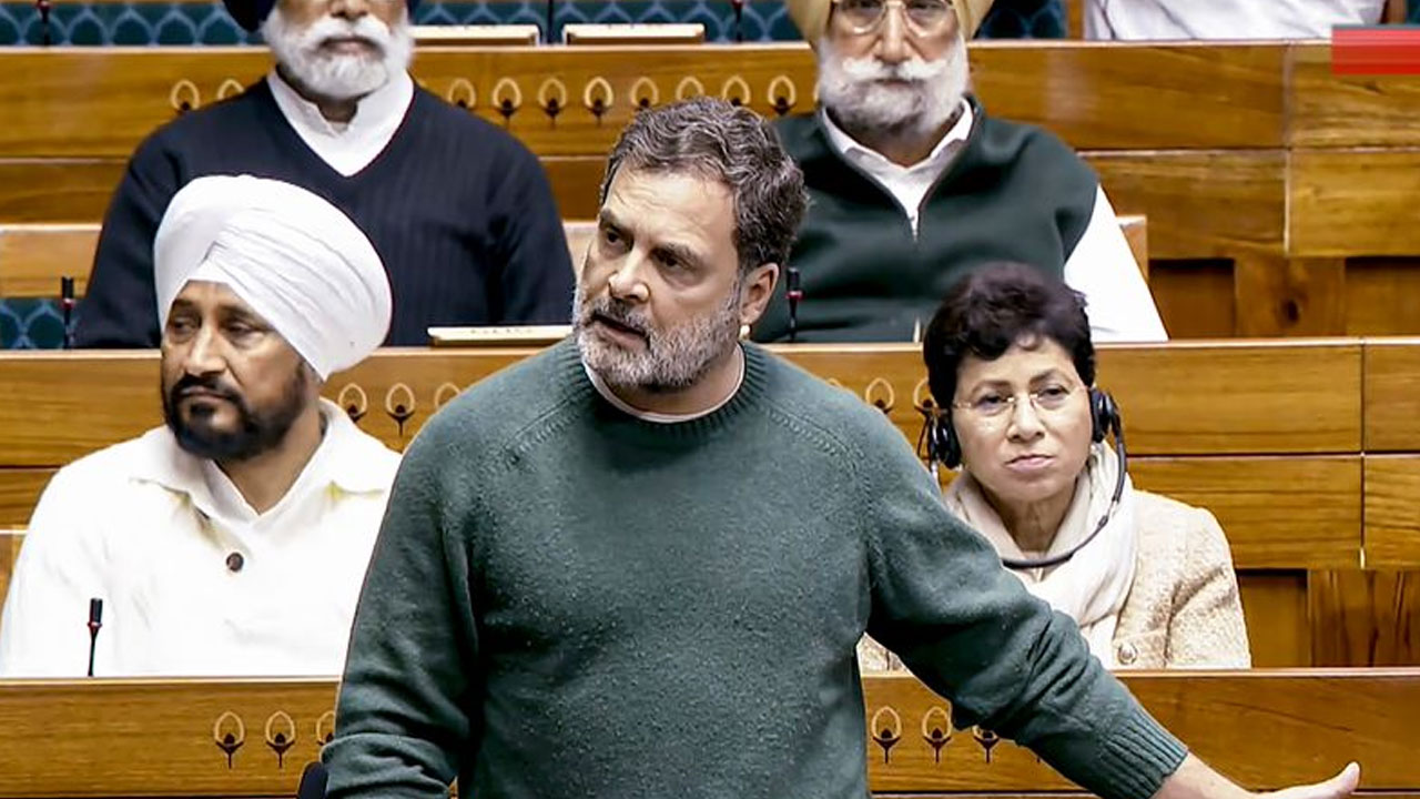 Rahul Gandhi: ఆ బుక్ భ‌యం వ‌ల్లే ప్ర‌ధాని స‌భ‌కు రావ‌డం లేదు:  రాహుల్ గాంధీ