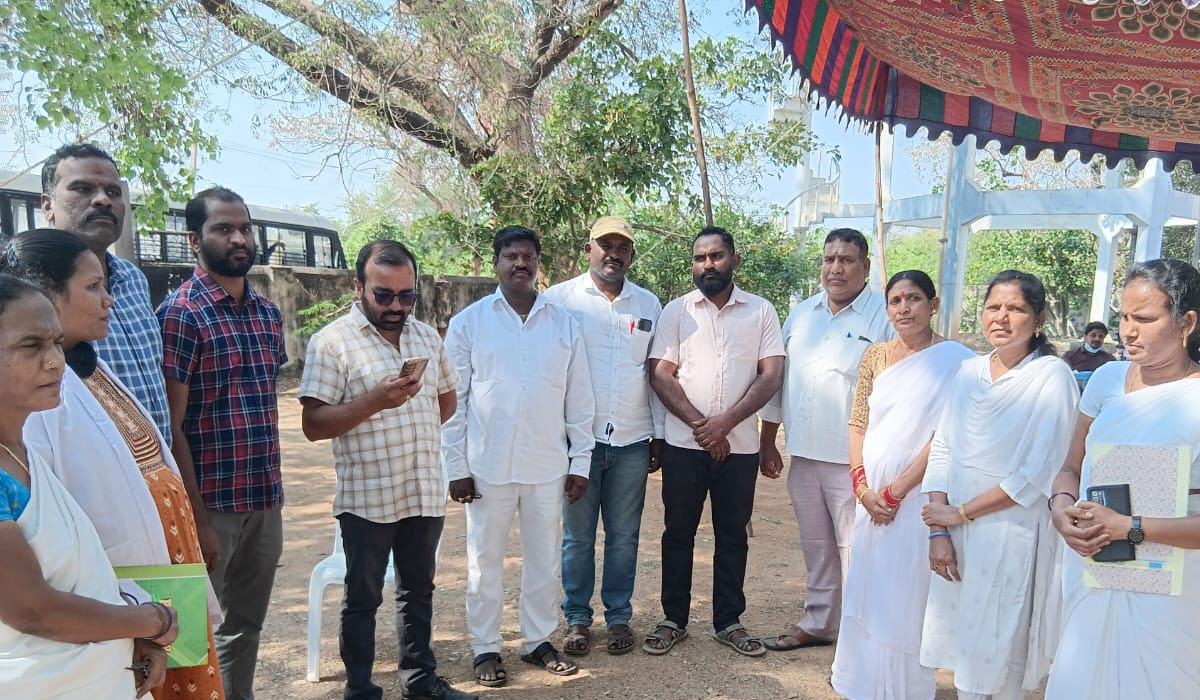 Medical camps | వైద్య శిబిరాలను సద్వినియోగం చేసుకోవాలి.. అడిషనల్ డీఎంహెచ్‌వో రాజగోపాల్ రావు..