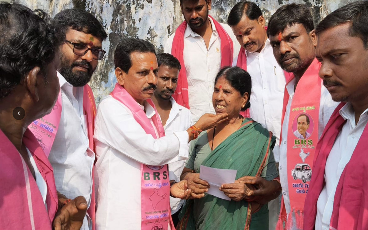 'దేవరకొండ అభివృద్ధికి బీఆర్ఎస్ను గెలిపించాలి'