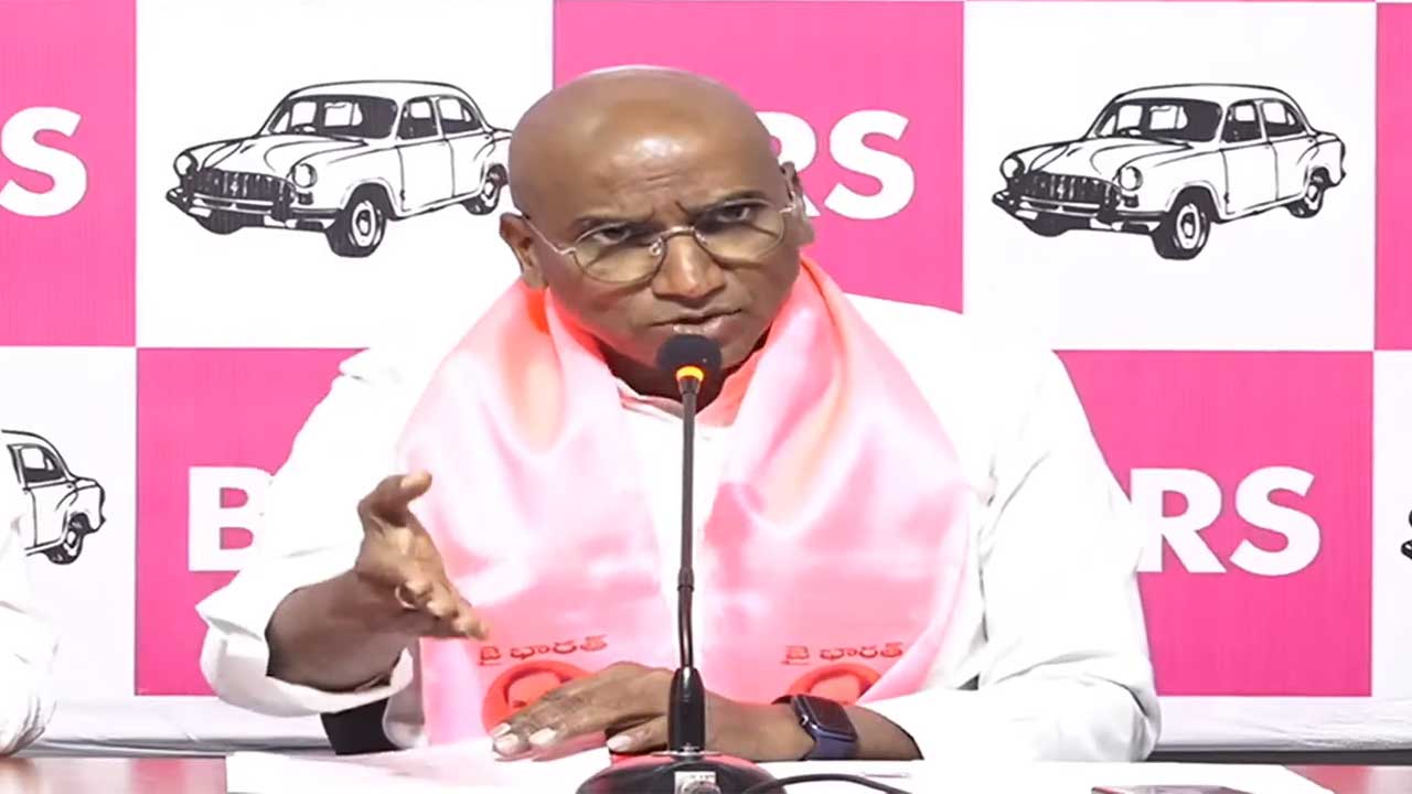 RS Praveen Kumar | వాళ్లేమైనా దొంగతనం చేశారా? కౌన్సిలర్ల క్యాంపులోకి పోలీసులను పంపడంపై ఆర్‌ఎస్‌ ప్రవీణ్‌కుమార్‌ సీరియస్‌