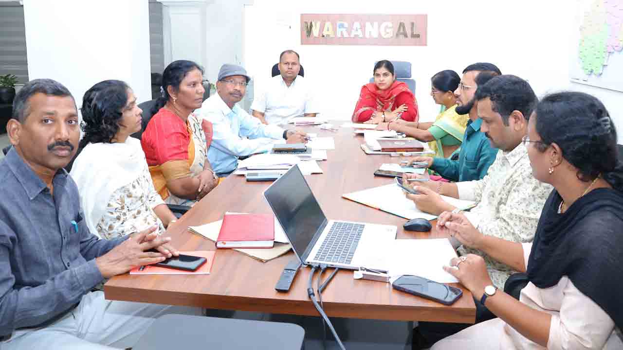 Khila warangal | పోలింగ్ సిబ్బంది రెండో ర్యాండమైజేషన్ పూర్తి