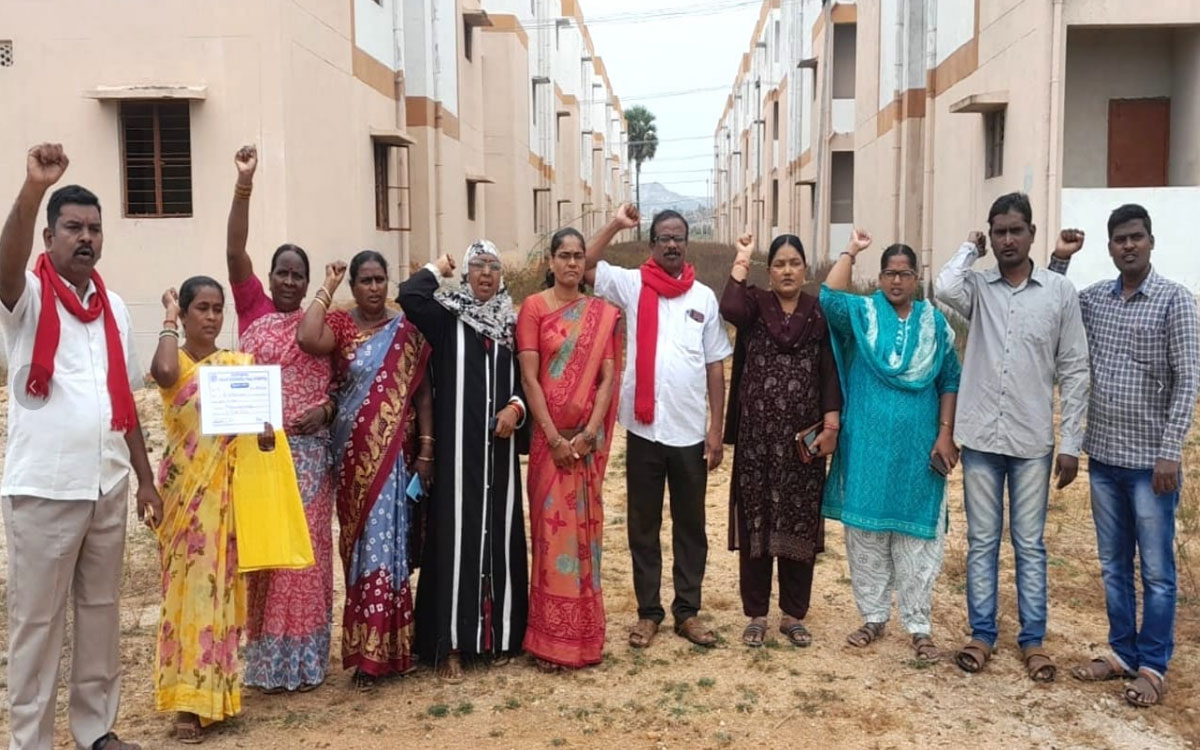 ‘డ‌బుల్ బెడ్రూం ల‌బ్ధిదారుల‌కు ప్రొసీడింగ్ ఆర్డర్స్ వెంటనే ఇవ్వాలి’