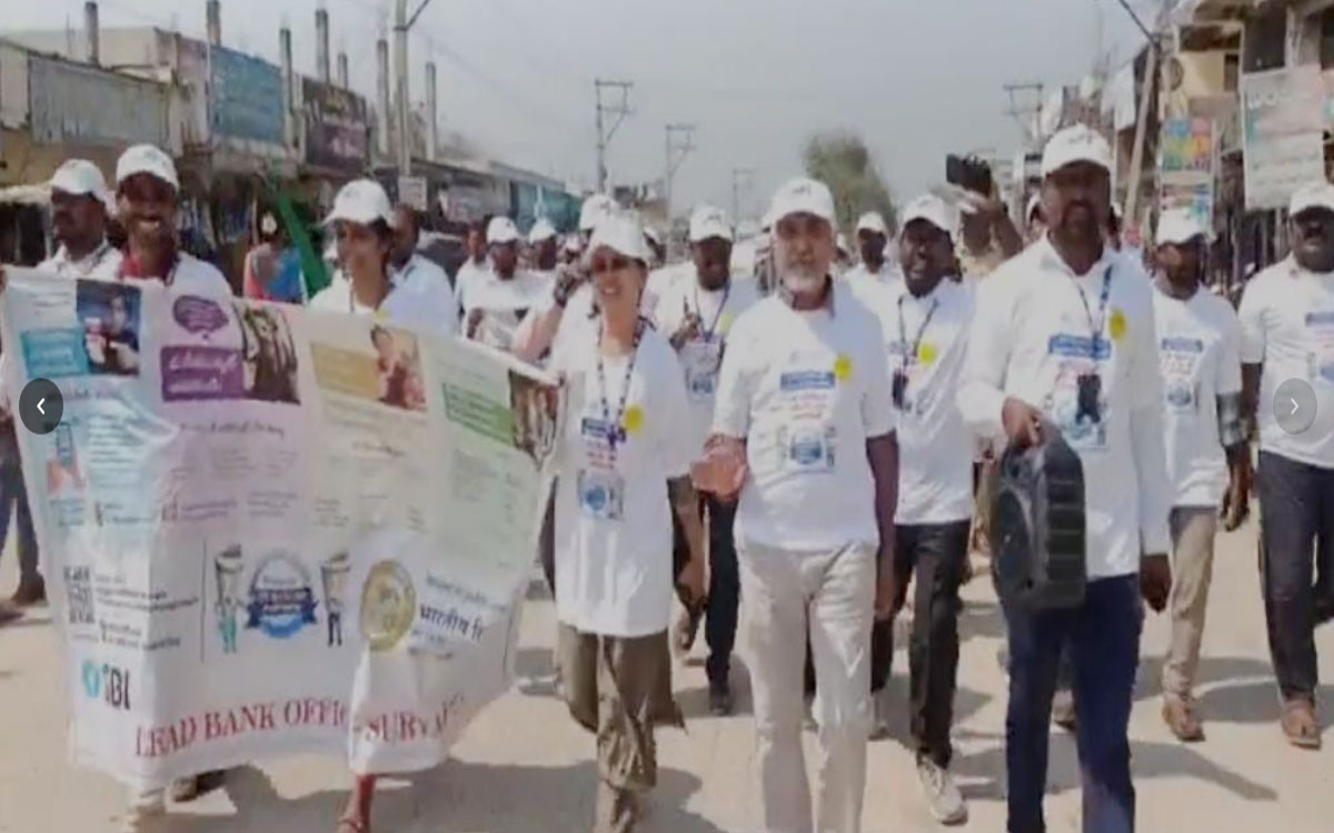 ‘బ్యాంక్ ఖాతాదారుల‌కు ఈ-కేవైసీ తప్పనిసరి’