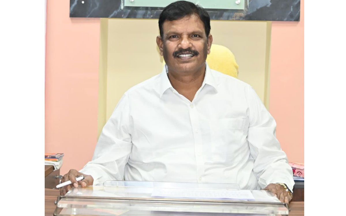 విధులకు హాజరుకండి – లక్ష్యసాధనలో సహకరించండి : జీఎం శాలెం రాజు