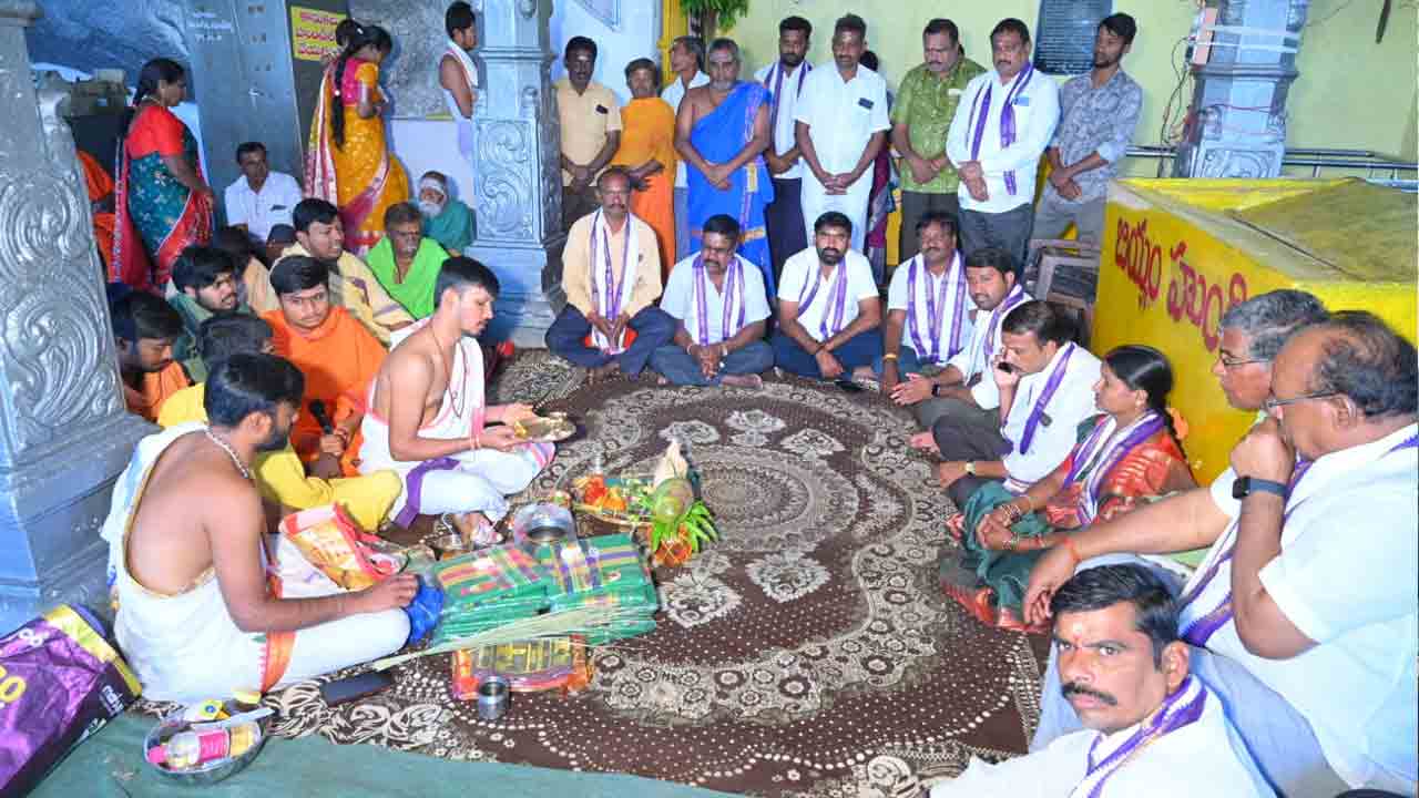 Bachhannapeta | భక్తి శ్రద్ధలతో సిద్దులగుట్ట బ్రహ్మోత్సవాలు ప్రారంభం