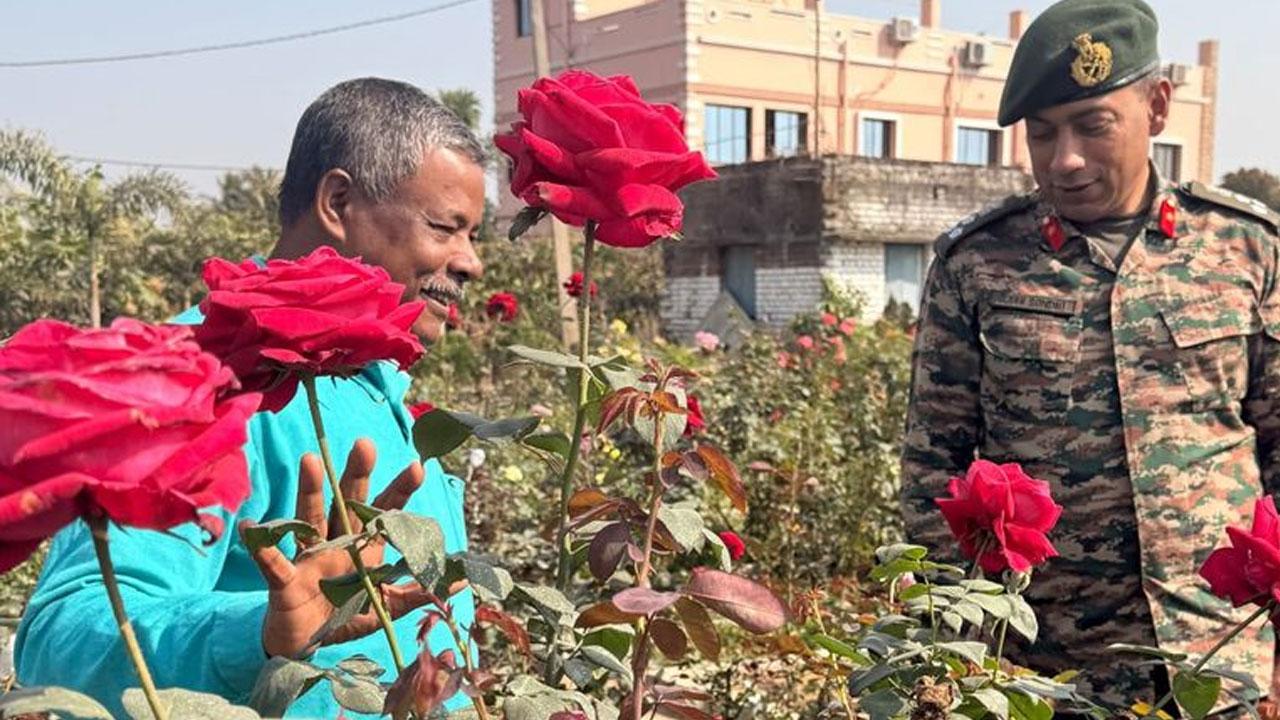 Operation Sindoor: ఆప‌రేష‌న్ సింధూర్ పేరుతో గులాబీ పువ్వులు.. కొత్త వెరైటీ డెవ‌ల‌ప్ చేసిన రోజ్ మ్యాన్ ఆఫ్ ఇండియా