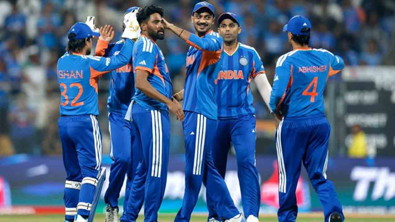 IND vs USA | సిరాజ్, అర్ష్‌దీప్ వికెట్ల వేట.. పెవిలియన్ బాటలో యూఎస్‌ఏ బ్యాటర్లు..!