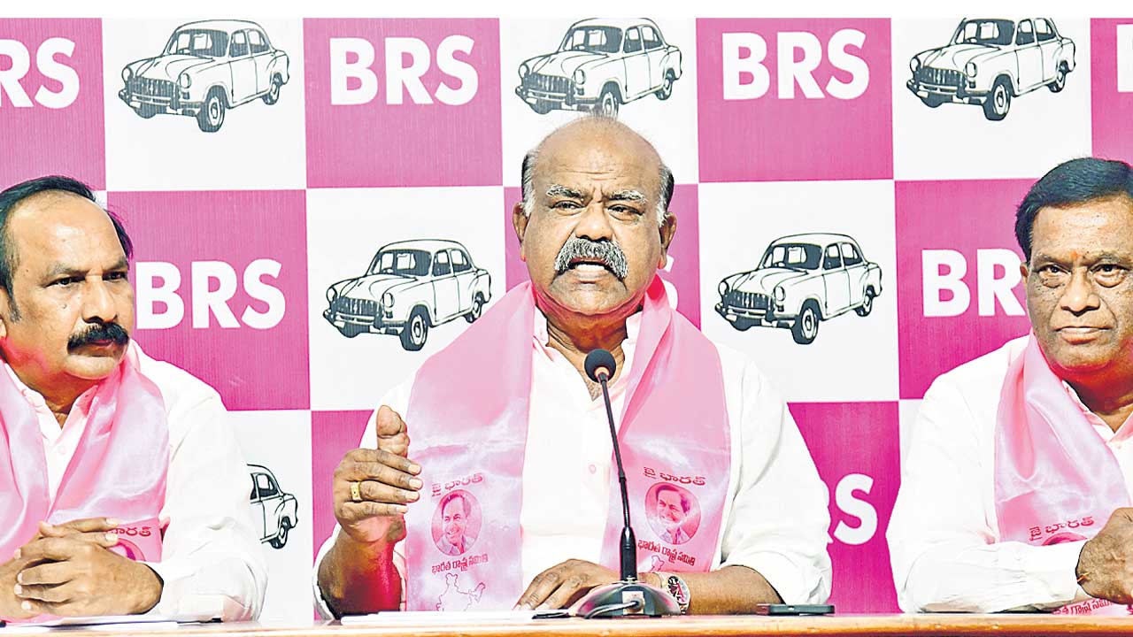 చిల్లర మాటలు.. పిచ్చి ప్రేలాపనలు