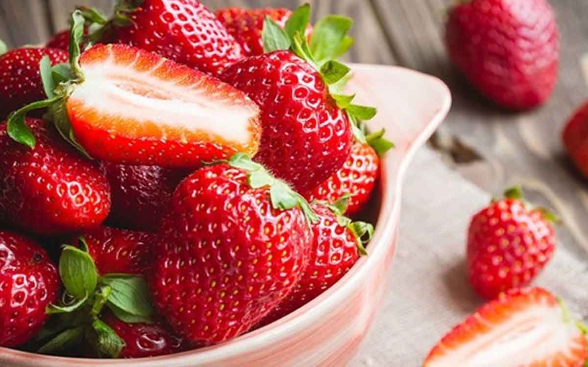Strawberries | రోజూ స్ట్రాబెర్రీల‌ను తిన‌డం వ‌ల్ల క‌లిగే అద్భుత‌మైన లాభాలు ఇవే..!