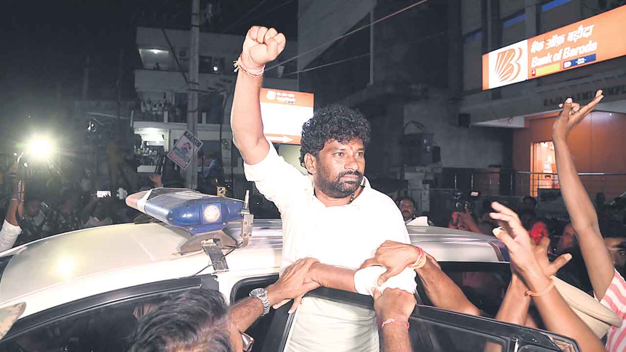 ప్రజాస్వామ్యమా.. రౌడీ రాజ్యమా?